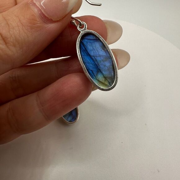 Flashy labradorite, oval cabochon dangle earrings in stamped .925! - Picture 6 of 7